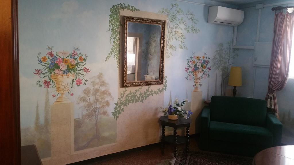 Palazzo Camozzini Apartments Βερόνα Δωμάτιο φωτογραφία